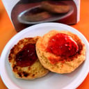 Foto de BISQUET CON MANTEQUILLA Y MERMELADA