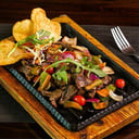 Foto de Filete De Res Troceado A La Plancha