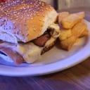 Foto de Hamburguesa con fritas