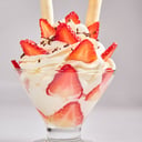 Foto de FRESAS CON CREMA Y HELADO