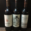 Foto de Vino tinto al Zamora reserva/ partridge/ cordero piel lobo/