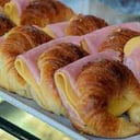 Foto de Medialunas de Jamon y Queso