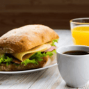 Foto de Bocadillo embutido zumo y café a elegir 
