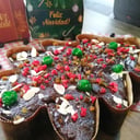 Foto de Torta negra en forma de arbol
