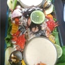 Foto de Fuente de cebiche mixto