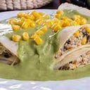 Foto de Crepas en salsa poblana