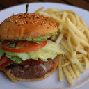 Foto de Hamburguesas de carne o pollo con guarnición
