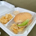 Foto de SANDWICH DE POLLO CON PAPAS EN HOJUELAS / CHICKEN SANDWICH WITH POTATO FLAKES