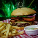 Foto de HAMBURGUESA CON TOCINETA