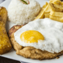 Foto de Milanesa de pollo a lo pobre