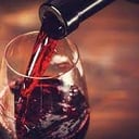 Foto de COPA DE VINO DE LA CASA MALBEC
