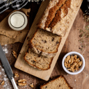 Foto de Porción dd Budín de Banana y Nueces