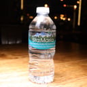 Foto de Botella de agua natural