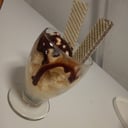 Foto de nieve de vainila con chocolate hersheys