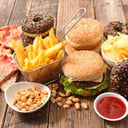 Foto de DOMINGO FAMILIAR ( 2 Burger + 2 Salchipapas + 4 papas francesas + 4 mini brownie + gaseosas 1.5 )