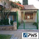 Foto de Rejas verdes para entrada de hogar