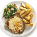 Foto de Milanesa napolitana con papas fritas y ensalada