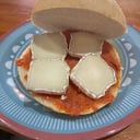 Foto de MONTADITO DE SOBRADA MALLORQUINA CON QUESO DE CABRA