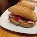 Foto de MONTADITO DE MELVA CON PIMIENTO