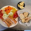 Foto de Salmón al horno más acompañamiento