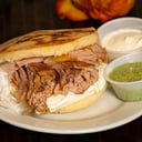 Foto de AREPA DE PERNIL