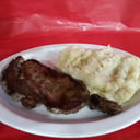 Foto de 1/2 bife de chorizo con guarnición