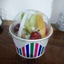 Foto de HELADO SERVIDO CAJA CON FRUTAS