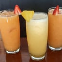 Foto de Fresa, piña, guayaba, pepino-limón-chía, limón-chía, o ¡combína las frutas de tu elección!
