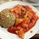 Foto de pollo con piña con chaufa 