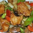 Foto de pescado con verduras con chaufa