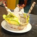 Foto de Ensalada de frutas  grande con helado