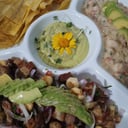 Foto de Ceviche mixto camarón y chicharrón 