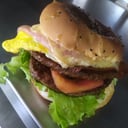 Foto de hamburguesa grande doble completa