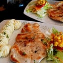 Foto de Pollo a la Plancha con arroz y ensalada