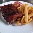 Foto de Ribs de cerdo BBQ, guarnicion + bebida + postre o cafe