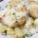 Foto de Salmón rosado crema de espinacas con camarones y papa natural