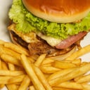 Foto de HAMBURGUESA COMPLETA