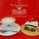 Foto de Café + torta + mini exprimido