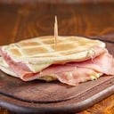 Foto de Tostado Jamon y Queso Arabe