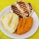 Foto de PECHUGA  GRILLE  c  guarnicion  
