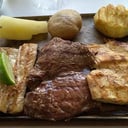 Foto de tabla mixta de carnes
