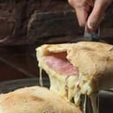 Foto de Calzon de Mozzarella Chico