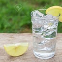 Foto de VODKA CON LIMON / LEMON VODKA