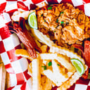 Foto de Combo 4 (Salchipapas + D`Pipos Pollo KFP )