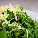 Foto de Ensalada rúcula y queso parmesano