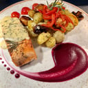Foto de SALMÓN EN SALSA DE FINAS HIÉRBAS