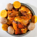 Foto de pollo entero asado al carbón