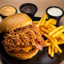 Foto de Crispy Burger + Papas Fritas