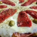 Foto de Pizza de Jamón y Morrones 
