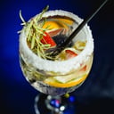 Foto de GIN TONIC  ( CON 1 MEDIDA GIN BEEFETER)